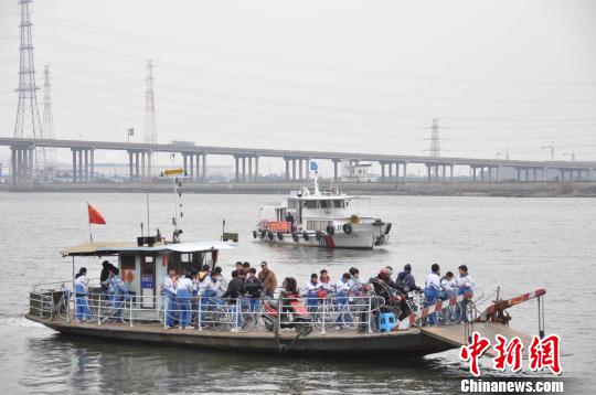 廣州中小學開學 海事為“水上校車”保駕護航 廣州中小學開學 海事為“水上校車”保駕護航