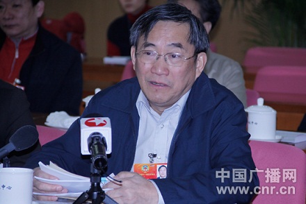 葛劍雄:校車問題實質是法律貫徹不徹底(圖) 葛劍雄:校車問題實質是法律貫徹不徹底(圖)