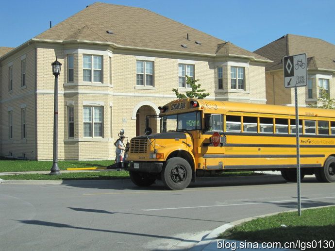 加拿大的校車值得借鑒(圖) 加拿大的校車值得借鑒(圖)