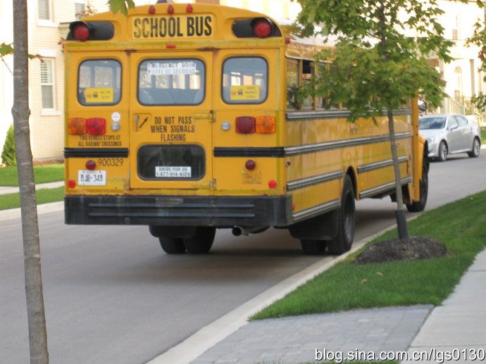 加拿大的校車值得借鑒(圖) 加拿大的校車值得借鑒(圖)
