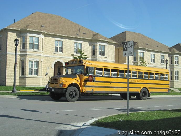 加拿大的校車值得借鑒(圖) 加拿大的校車值得借鑒(圖)