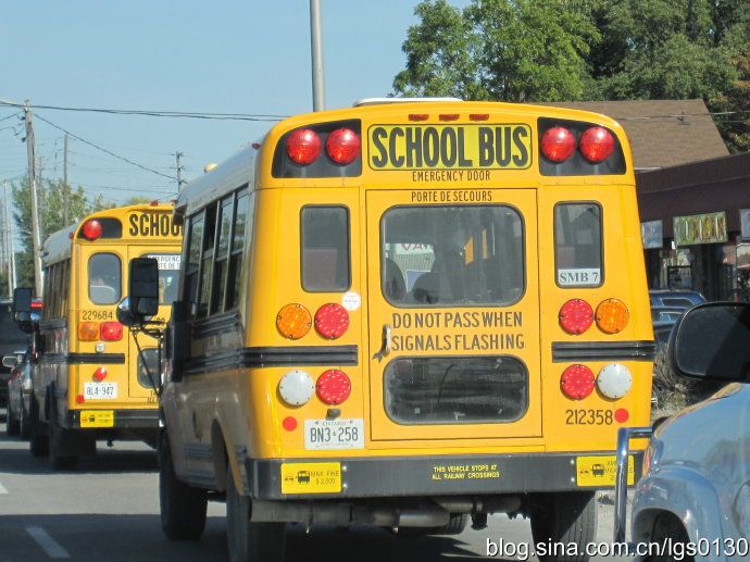 加拿大的校車值得借鑒(圖) 加拿大的校車值得借鑒(圖)