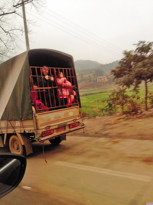 新校車，哪兒去了?(圖)