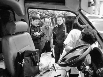 臺江18輛學生接送車統一安裝GPS和攝像頭(圖) 臺江18輛學生接送車統一安裝GPS和攝像頭(圖)