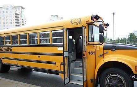 國(guó)外校車制度給我們的啟示(圖) 國(guó)外校車制度給我們的啟示(圖)