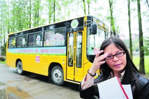 正規(guī)校車被村路堵在外,新學(xué)期幼兒園生源銳減 正規(guī)校車被村路堵在外,新學(xué)期幼兒園生源銳減