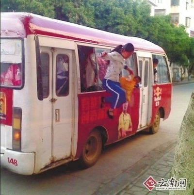 校車高標準Vs現(xiàn)實/ 校車高標準Vs現(xiàn)實