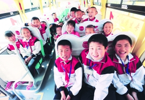 長(zhǎng)春市舉行中小學(xué)新標(biāo)準(zhǔn)校車(chē)運(yùn)行啟動(dòng)儀式