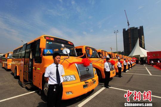 60輛校車開進江蘇吳江 首創公司化運營新模式