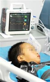 成都客車側(cè)翻后續(xù)報道:37人入院治療6人重傷(圖) 成都客車側(cè)翻后續(xù)報道:37人入院治療6人重傷(圖)