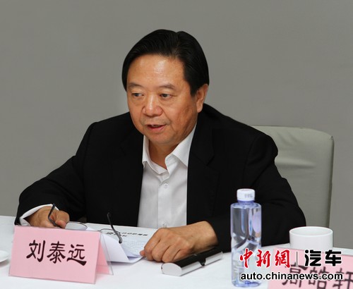 全國校車有望裝上“自動防撞器”預(yù)防交通事故 全國校車有望裝上“自動防撞器”預(yù)防交通事故