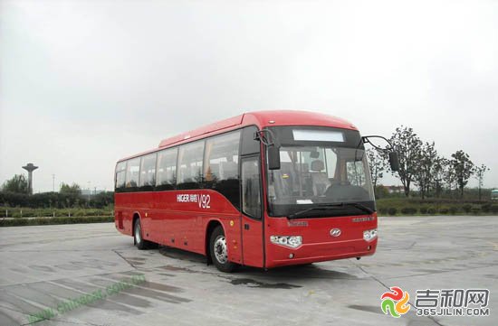 吉林：老嫗被校車刮倒 搶救無效死亡