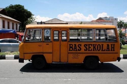 美國校車:悍馬變成沙琪瑪/ 美國校車:悍馬變成沙琪瑪