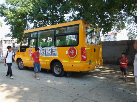 校車，僅有安全還不夠