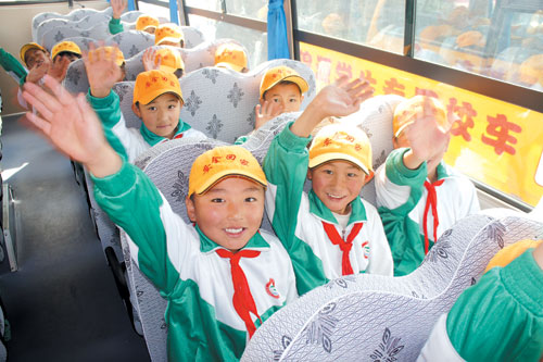 青海湟源:實(shí)現(xiàn)校車在農(nóng)村寄宿制學(xué)校全覆蓋 青海湟源:實(shí)現(xiàn)校車在農(nóng)村寄宿制學(xué)校全覆蓋