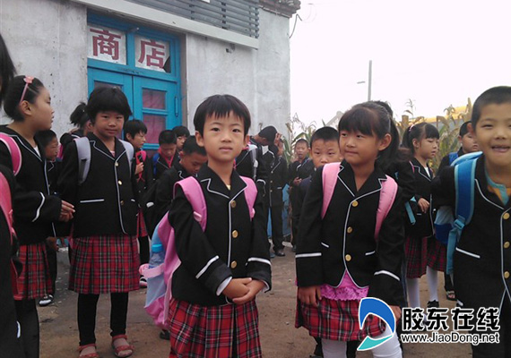 萊山區免費校車校服造就幸福上學娃