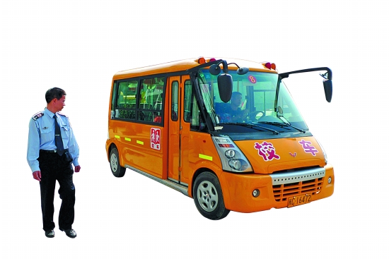 泉州首家校車公司成立 司機接前送后都得開會 泉州首家校車公司成立 司機接前送后都得開會