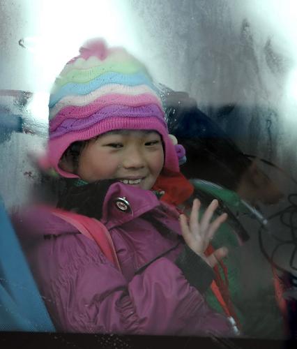 甘肅:寄宿生校車接送全覆蓋 甘肅:寄宿生校車接送全覆蓋