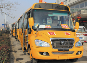 永康首批10輛長鼻子校車派給農村三所小學 票價3元 永康首批10輛長鼻子校車派給農村三所小學 票價3元