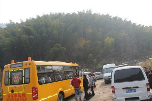 不達標將停運 校車必安裝衛星定位裝置 不達標將停運 校車必安裝衛星定位裝置