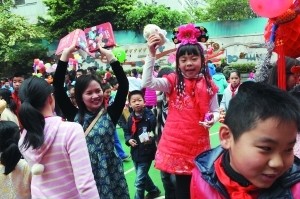 開學首日烏龍媽媽把兒子送錯校車 全城尋兒 開學首日烏龍媽媽把兒子送錯校車 全城尋兒