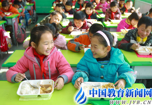 開學(xué)啦!校車、校服、營養(yǎng)餐準(zhǔn)備好了么? 開學(xué)啦!校車、校服、營養(yǎng)餐準(zhǔn)備好了么?