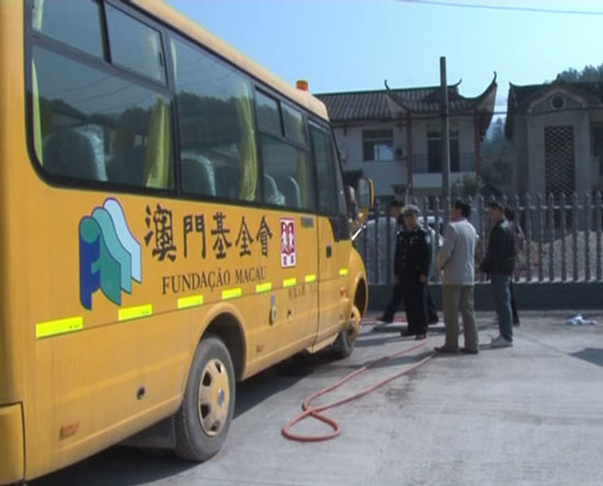 湖南:武陵源區開展校車安全大檢查