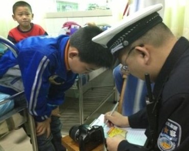 深圳紅嶺北路兩校車追尾 73人送去醫院