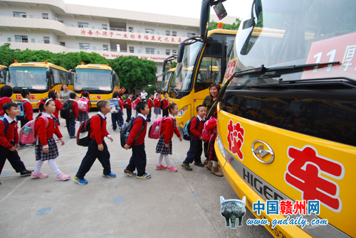 新校車是否駛離了“老問題”？