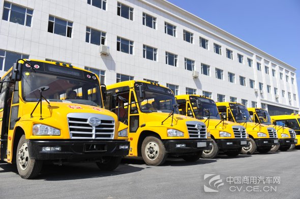 學童安全 一汽關懷——一汽校車長春雙陽批量交車喜獲蛇年開門紅 學童安全 一汽關懷——一汽校車長春雙陽批量交車喜獲蛇年開門紅