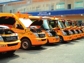 醴陵61臺專業校車“閱兵” 醴陵61臺專業校車“閱兵”