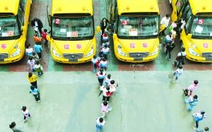 淮安盱眙縣43輛“大鼻子”校車投入運營