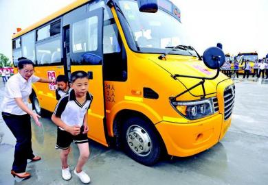 西安舉行校車突發事件應急處置演練