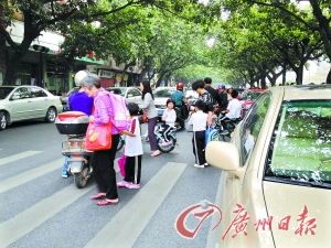 廣州:網(wǎng)友望校車重新運作 網(wǎng)友:望校車重新運作