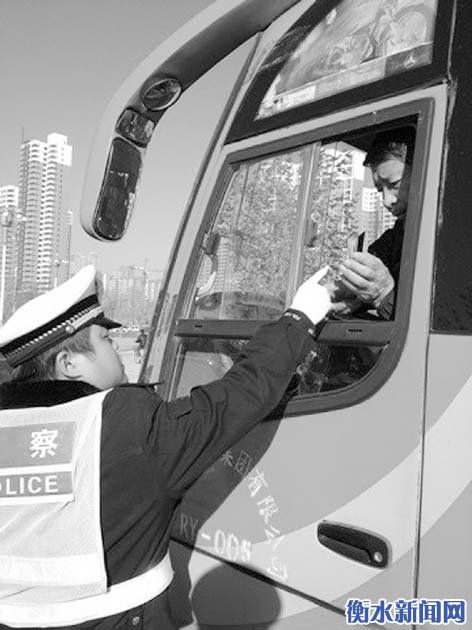 河北：衡水交警嚴查違法校車
