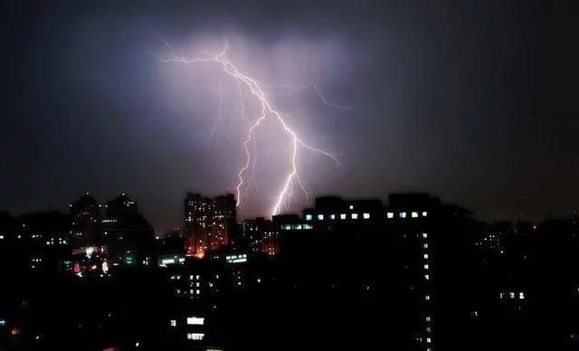 校車加油時應注意哪些安全措施