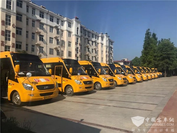 情系留守兒童,“百城千校”安凱校車公益行為愛再出發 情系留守兒童,“百城千校”安凱校車公益行為愛再出發