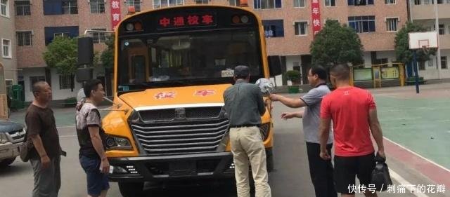 校車巡展進湖北——暑期巡展系列報道之一 校車巡展進湖北——暑期巡展系列報道之一