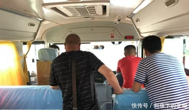 校車巡展進湖北——暑期巡展系列報道之一 校車巡展進湖北——暑期巡展系列報道之一