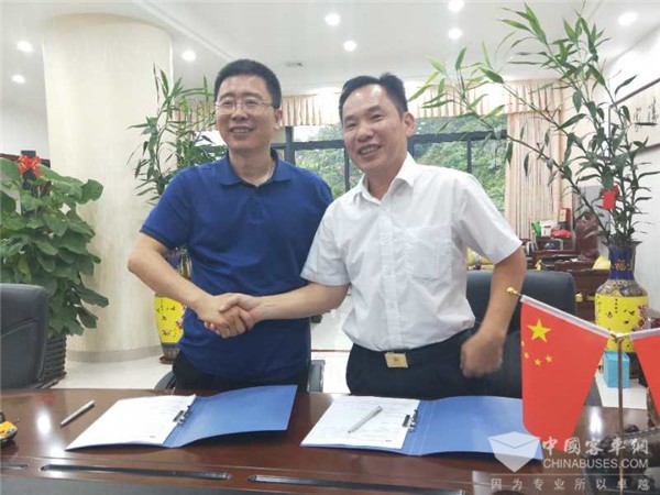 安全護航不停歇!中通客車打造的又一校車銷售范本 安全護航不停歇!中通客車打造的又一校車銷售范本