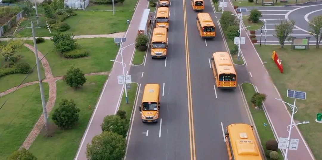 在蕪湖,宇通校車守護孩子們10年上學路 在蕪湖,宇通校車守護孩子們10年上學路
