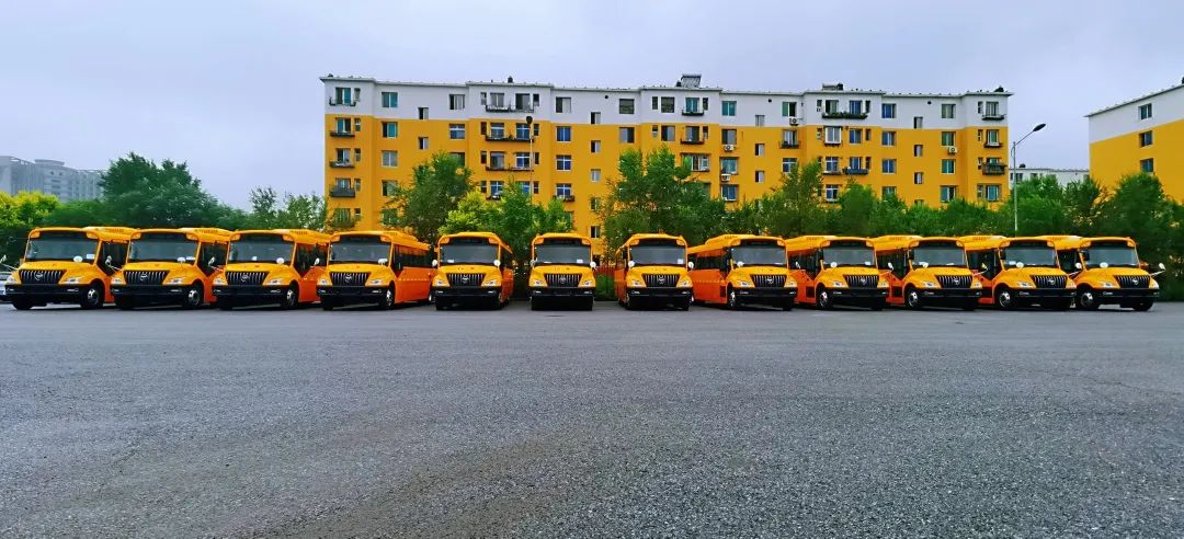護(hù)航開學(xué)季 批量歐輝BJ6116健康校車交付鞍山交運(yùn)旅游 護(hù)航開學(xué)季 批量歐輝BJ6116健康校車交付鞍山交運(yùn)旅游