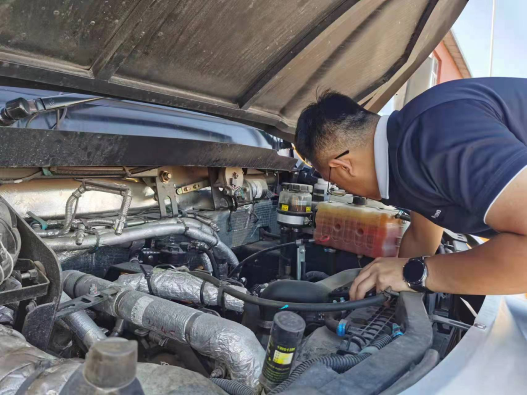 護(hù)航“開學(xué)季”,宇通直服守護(hù)學(xué)童上學(xué)路 圖片