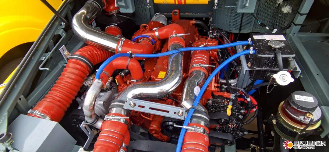 搭載玉柴“芯”的校車 閃亮“一帶一路” 搭載玉柴“芯”的校車 閃亮“一帶一路”