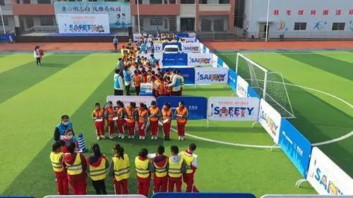 宇通&壹基金兒童交通安全公益行走進市一小 宇通&壹基金兒童交通安全公益行走進市一小