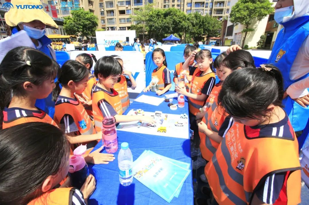 2022宇通&壹基金兒童交通公益行年度“更”新! 2022宇通&壹基金兒童交通公益行年度“更”新!