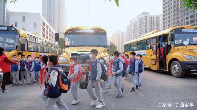 十年堅(jiān)守上學(xué)路，新星校車(chē)開(kāi)啟西安高端校車(chē)市場(chǎng)大門(mén)