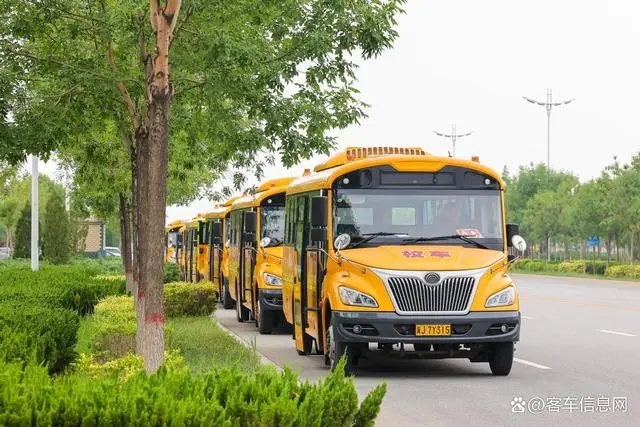 黃驊校車聯手宇通,把公益做成事業 黃驊校車聯手宇通,把公益做成事業