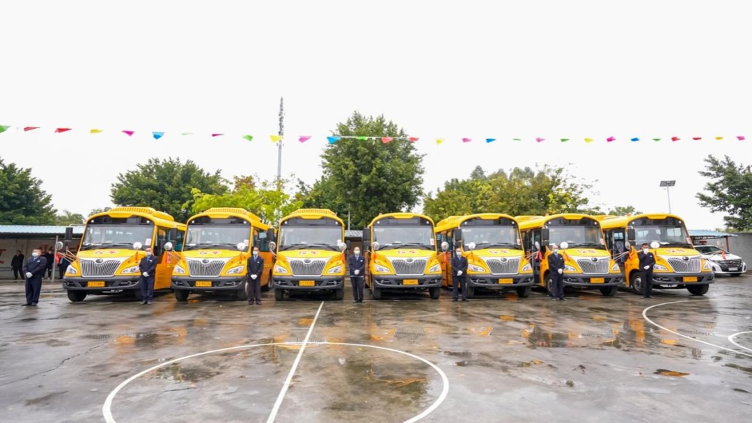 新年開門紅!45輛宇通校車交付江門開平 新年開門紅!45輛宇通校車交付江門開平