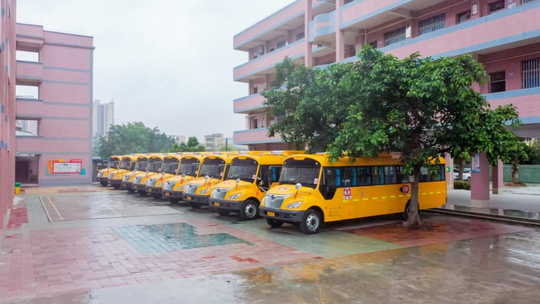 新年開門紅!45輛宇通校車交付江門開平 新年開門紅!45輛宇通校車交付江門開平